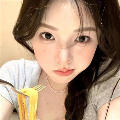 色肉毒蝎女